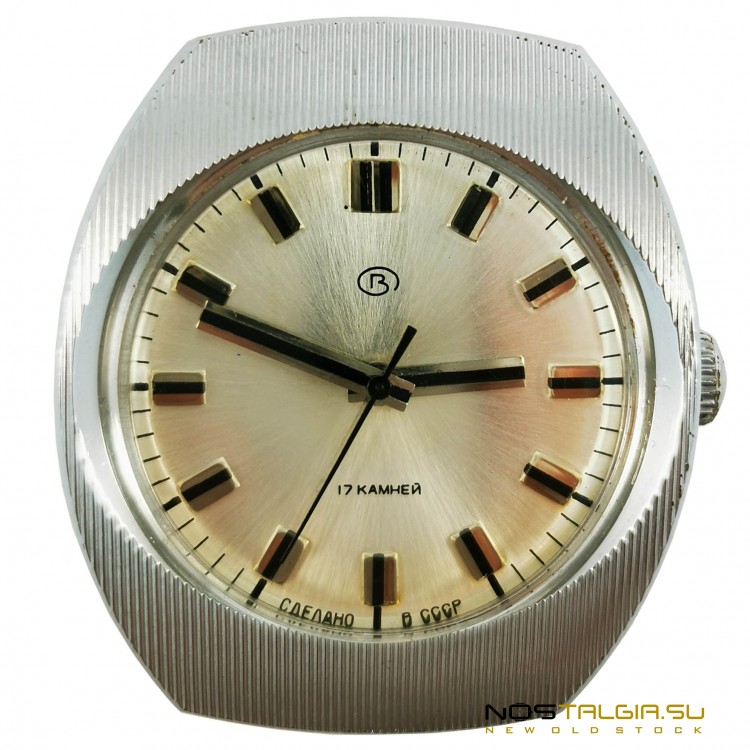 手表"沃斯托克"苏联运动2409-a与防震（防尘）案件 