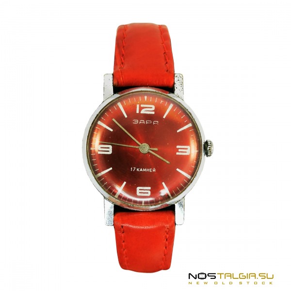 Женские элегантные часы "Заря" СССР с кожаным ремешком, бывшие в использовании