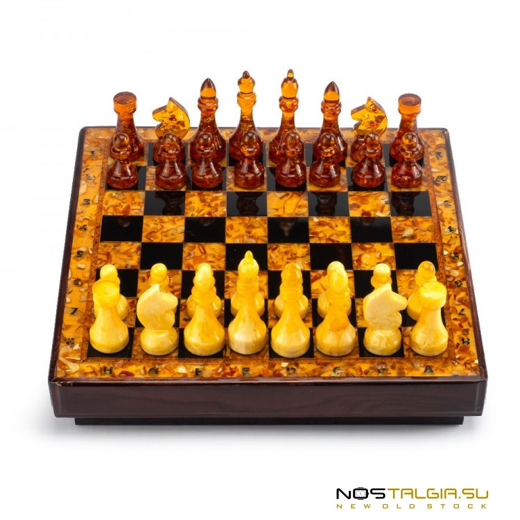 Стильный шахматный набор из высококачественного янтаря - ручная работы 