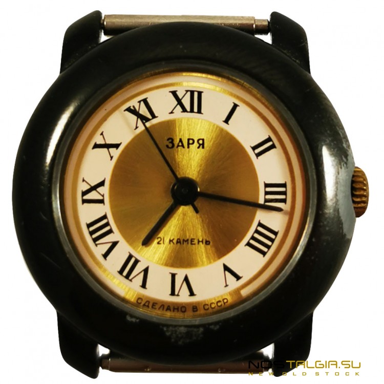 Миниатюрные часы "Заря" женские, 2009 В, с документами, хорошее состояние, были в аккуратном использовании 