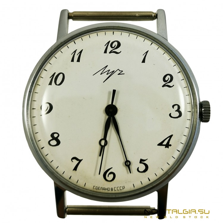 Ультратонкие часы "ЛУЧ" - 2209 в хромированном корпусе, отличное состояние , новые с хранения 