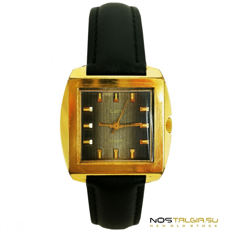 罕见的手表"LUCH"的苏联与2209机制在一个正方形的情况下的金色，使用