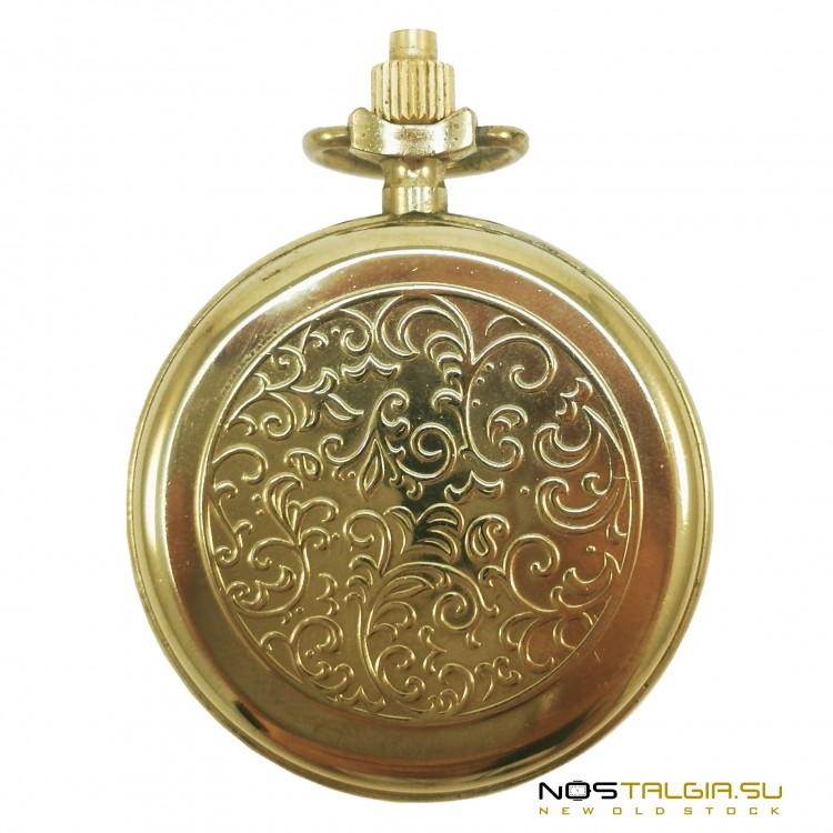 Карманные часы "Чайка" Россия - кварц, в корпусе золотого цвета, хорошее состояние 