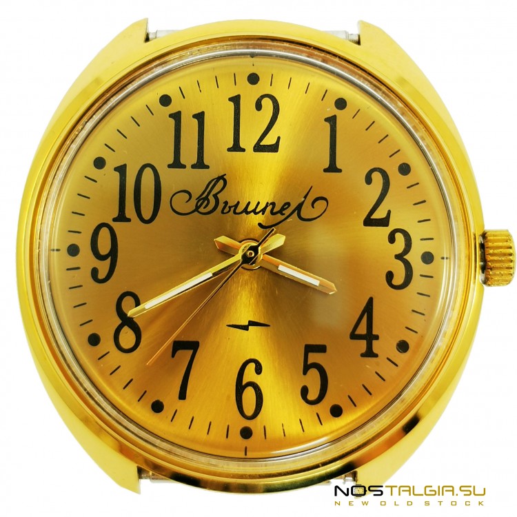 Наручные часы "Вымпел" с качественным механизмом в корпусе золотого цвета, новые с хранения