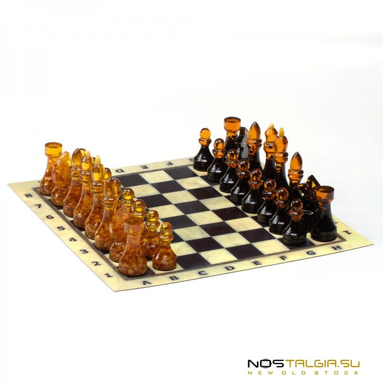 Шахматные фигуры в классическом стиле ручной работы из балтийского янтаря 