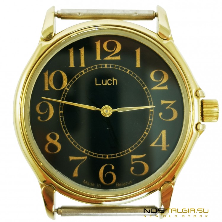 Аккуратные часы "Луч" 1801.1 с документами в корпусе золотого цвета - новые с хранения