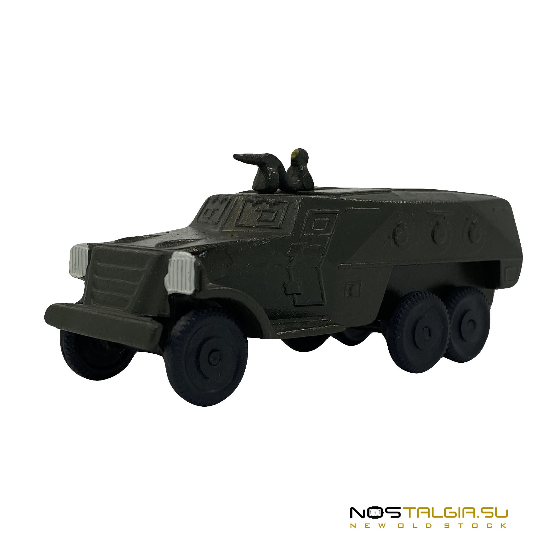 收藏模型"装甲运兵车"，金属，苏联制造，带有存储