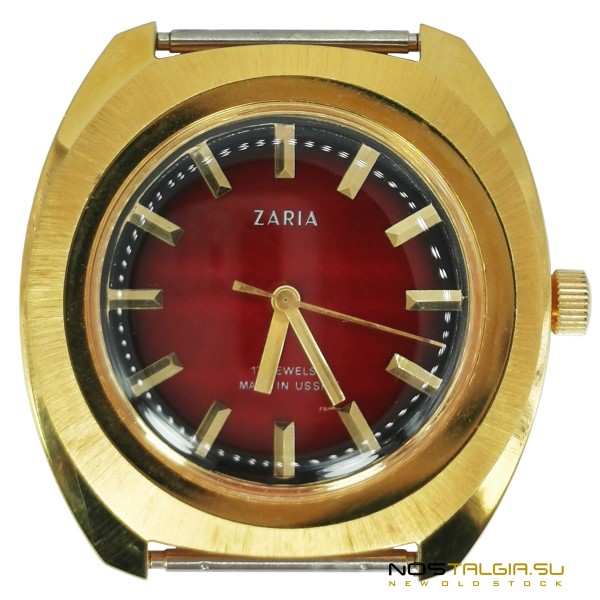 שעון נדיר של שחר ברית המועצות בשימור מעולה, תיבת הילידים כלולה