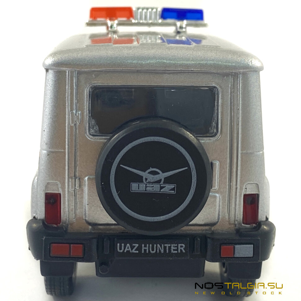 ロシアのおもちゃ車 Uazハンター Emercom Autogrand スケール1 36 保管からの新品