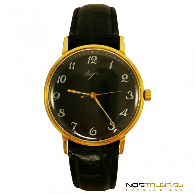 罕见的手表"LUCH"-2209"苏联质量标记"在一个超薄的金表壳