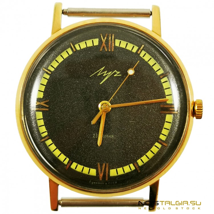 Очень редкие часы "ЛУЧ" 2209 СССР в ультратонком позолоченном корпусе, хорошее состояние с хранения 